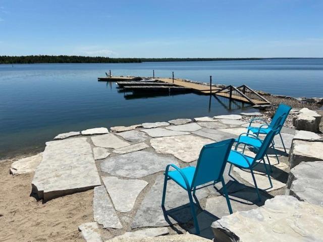 Tamarac Island Motel Stokes Bay Buitenkant foto